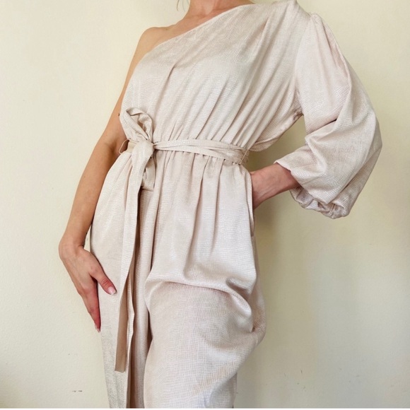 BCBMAXAZRIA Metallic One Shoulder
Jumpsuit - Picture 12 of 16